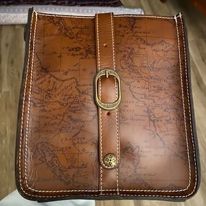 Signature map Venezia pouch and drawstring bag